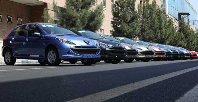 روزنامه دولت علیه خودروسازان دولتی: سایپا و ایران خودرو ماشین احتکار می کنند،تولید را هم کاهش داده اند